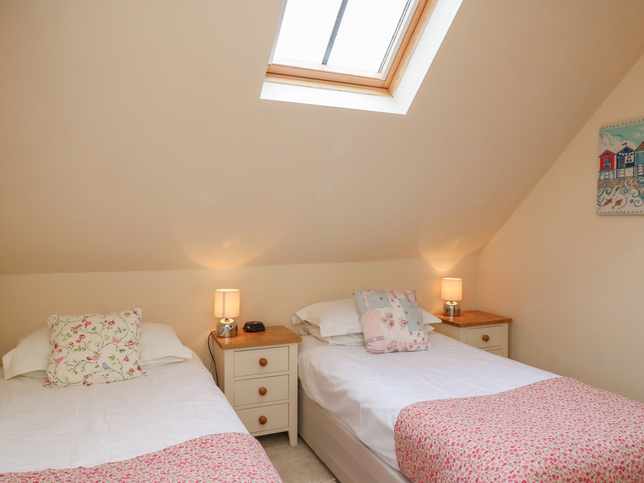 Cottage | 3 bedrooms, individually decorated, individually furnished, free WiFi