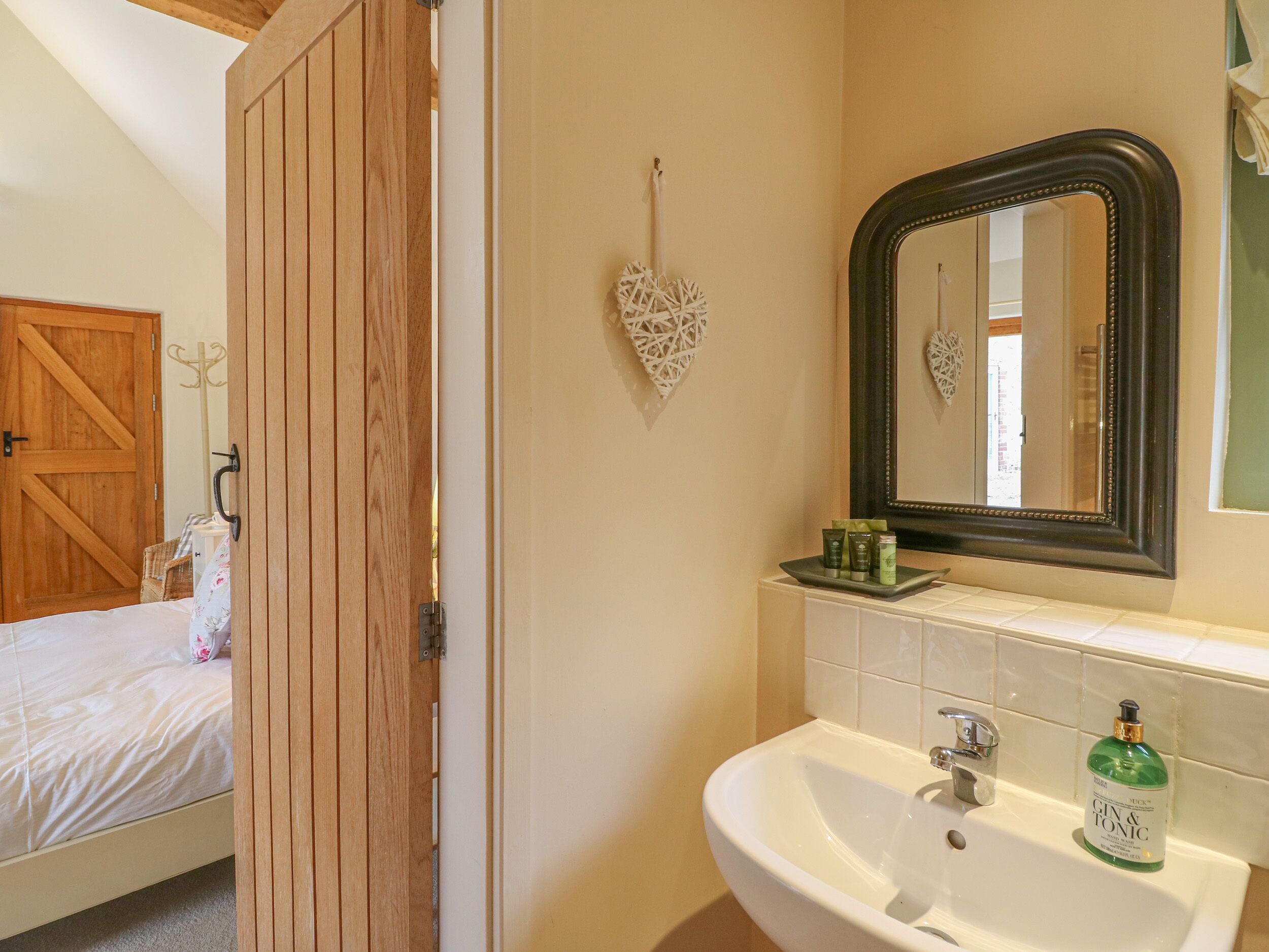 Cottage | Bathroom | Shower