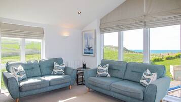 Cottage | Living area