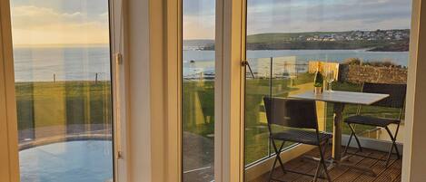 Cottage | Dining