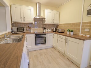 Private kitchen - Beside The Sea - In Town (Llandudno)