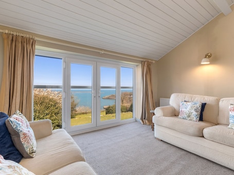 Sala de estar. The Rock House