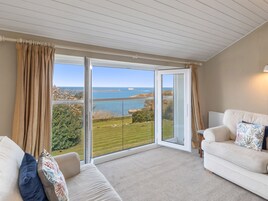 Cottage | 5 bedrooms, individually decorated, individually furnished, free WiFi