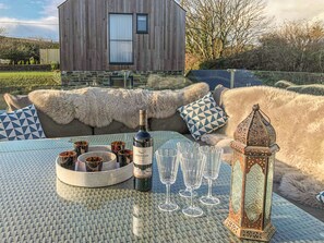 Cottage | Balcony