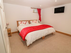 Casa rural | 4 dormitoris, decoració individual i mobiliari individual 