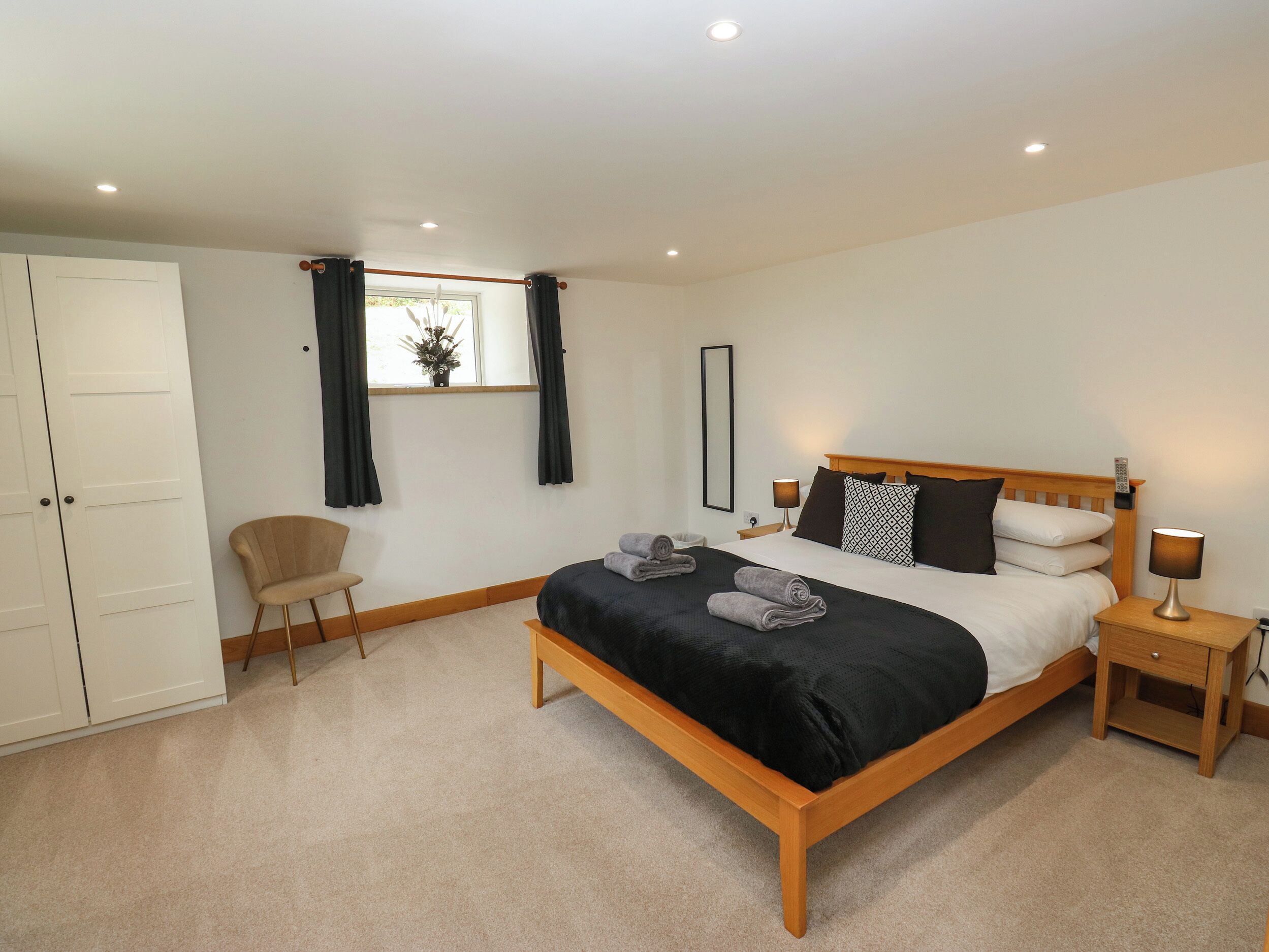4 bedrooms, free WiFi, individually decorated, individually furnished