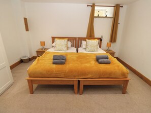 Cottage | Interior - Upper House Barn (Oldham)
