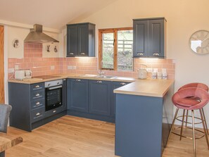 Cottage | Interior - Hillside Lodge (Ludlow)