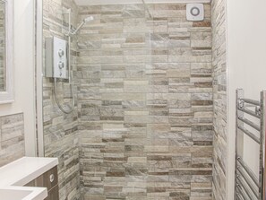 Cottage | Badkamer | Een douche