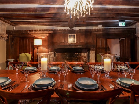 Cottage | Private kitchen | Fridge, dishwasher, electric kettle, toaster