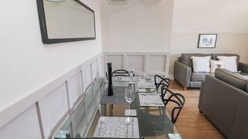Cottage | Dining