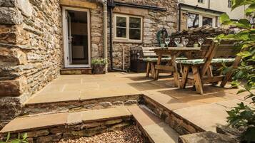 Cottage | Outdoor dining