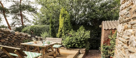 Cottage | Outdoor dining