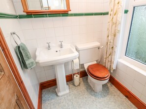 Cottage | Bathroom | Shower, toilet paper