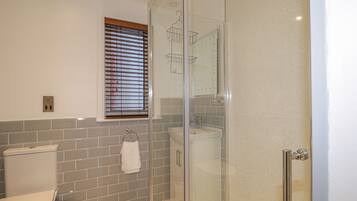 Cottage | Bathroom | Shower