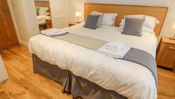 1 bedroom, individually decorated, individually furnished, free WiFi