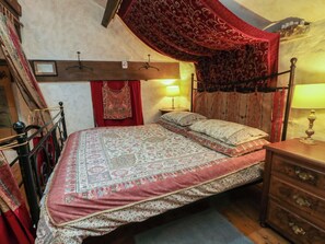 3 quartos, Wi-Fi de cortesia, individualmente decorados