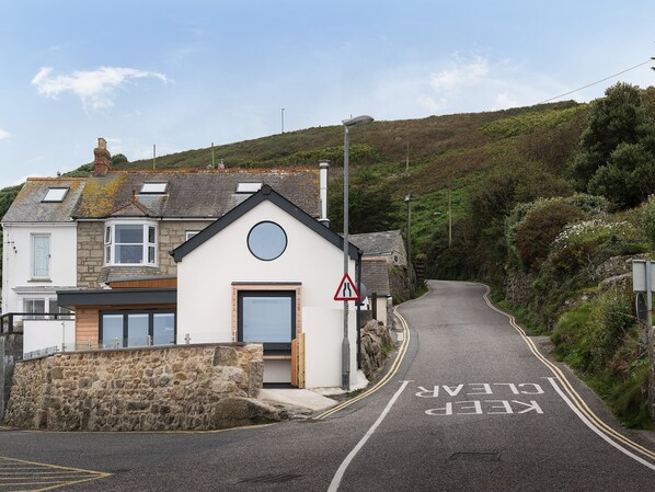 Exterior - The Old Beach Store (Penzance)