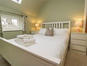 Cottage | 3 bedrooms, individually decorated, individually furnished, free WiFi - 3 Painters Field (Cirencester)