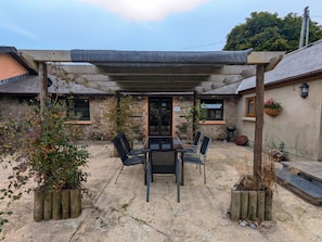 Cottage | Outdoor dining - Stoney Cottage (Narberth)