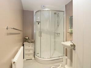 Cottage | Bathroom | Shower - West Farm (Great Yarmouth)