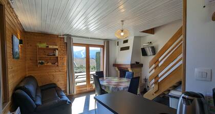 Cozy Chalet with Fireplace, Near Lake & Ski Slopes, Family-Friendly Amenities