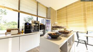 Free daily continental breakfast