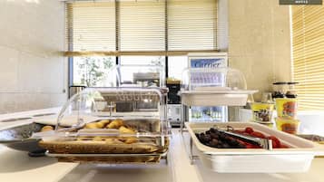 Free daily continental breakfast