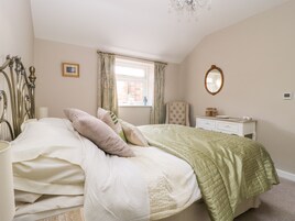 Casa de campo | 2 dormitorios, decoración individual, mobiliario individual