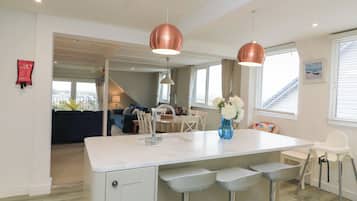 Cottage | Dining