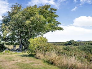 Cottage | Property grounds - Tyn Morfa (Pwllheli)