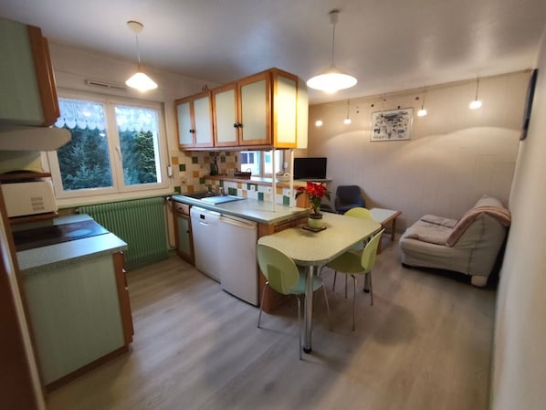 Fridge, microwave, dishwasher