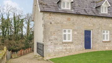 Cottage | Interior