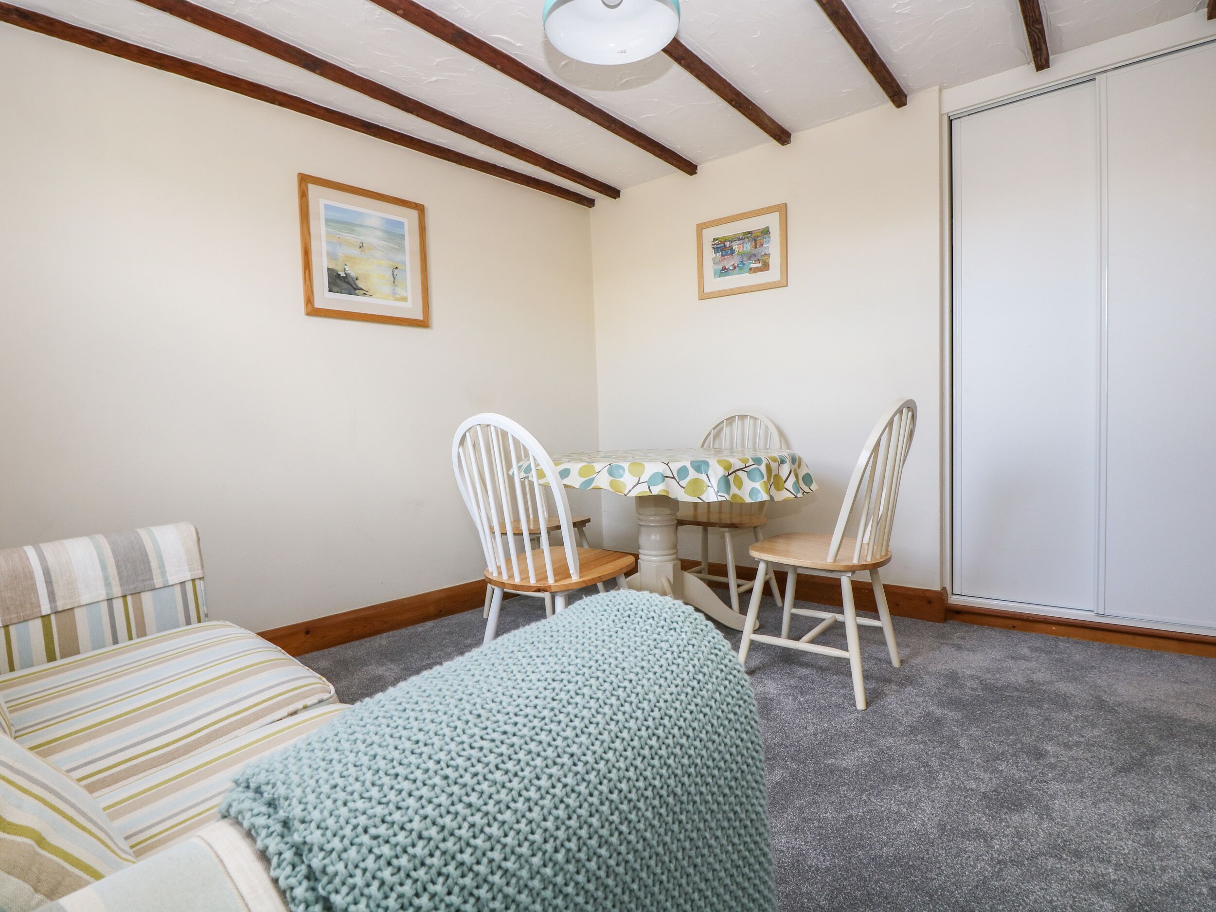 Cottage | Private kitchen | Fridge, dishwasher, electric kettle, toaster