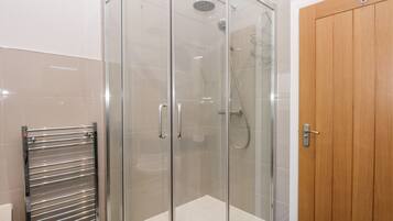 Cottage | Bathroom | Shower