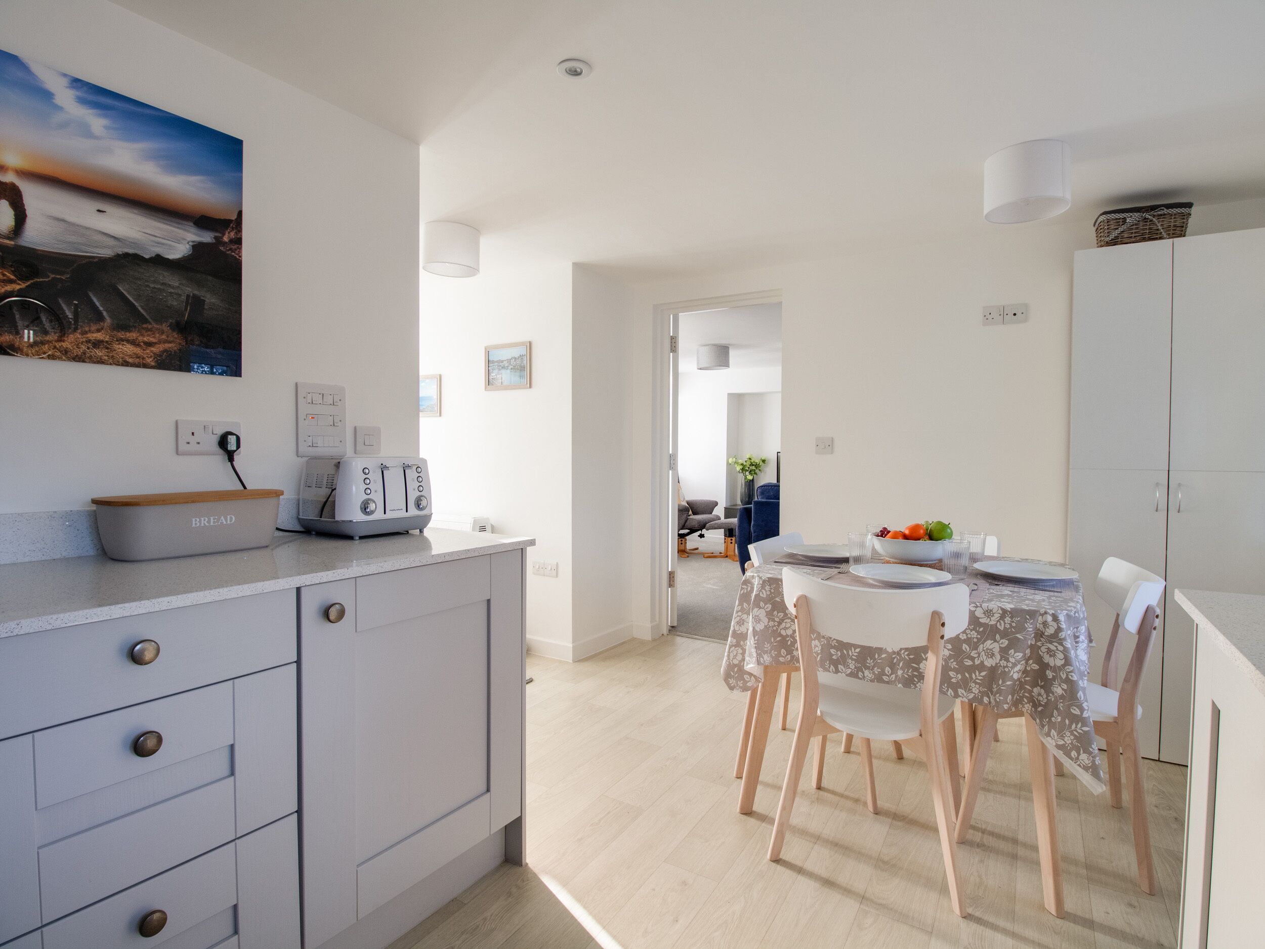 Cottage | Private kitchen | Fridge, dishwasher, cookware/dishes/utensils