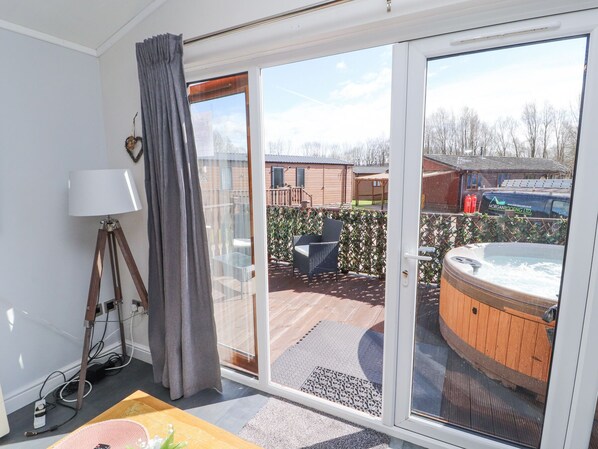 Cottage | Terrace/patio - Duckling Lodge (Carnforth)