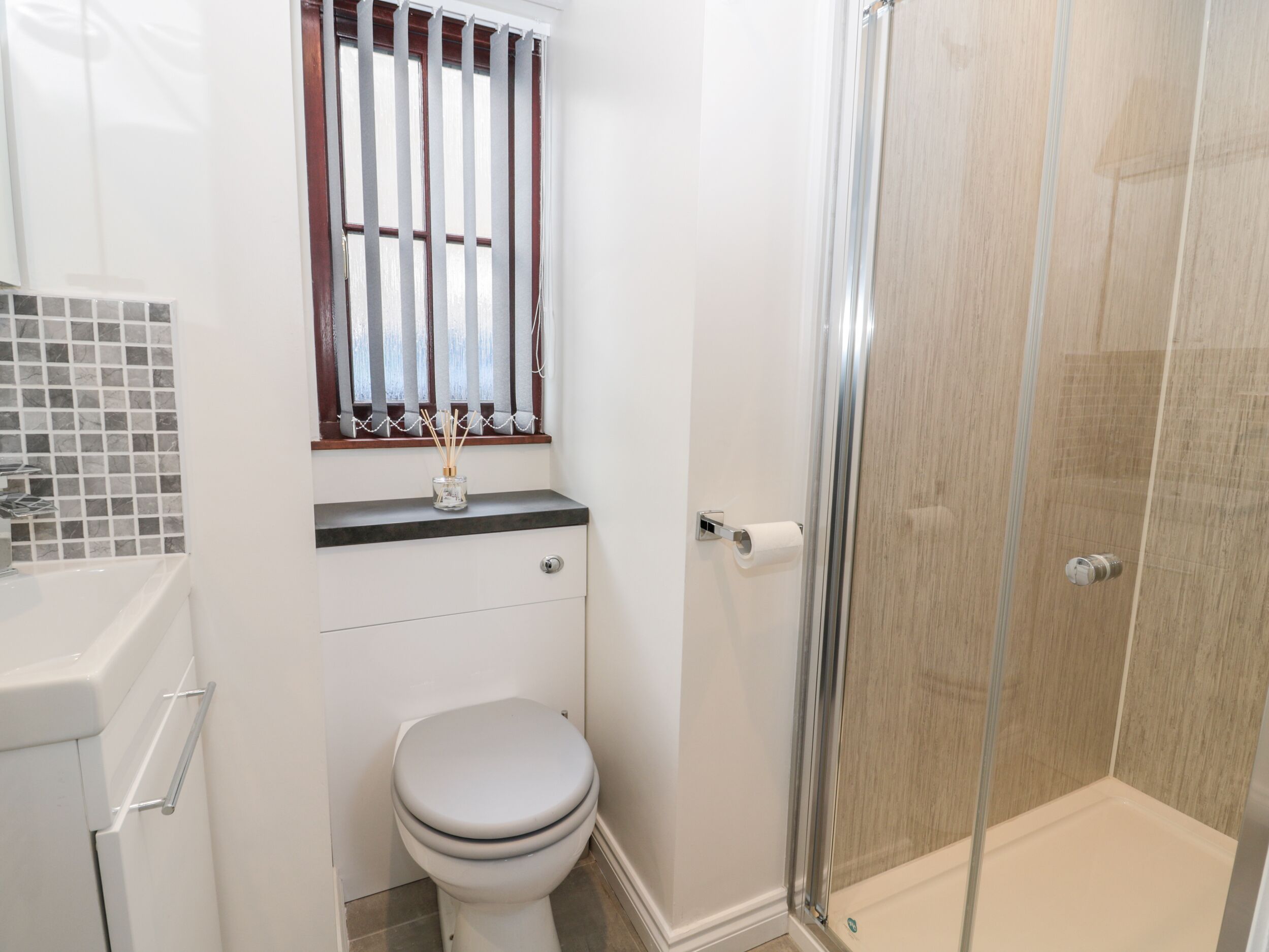 Cottage | Bilik Mandi | Pancuran mandi 