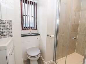 Cottage | Bathroom | Shower