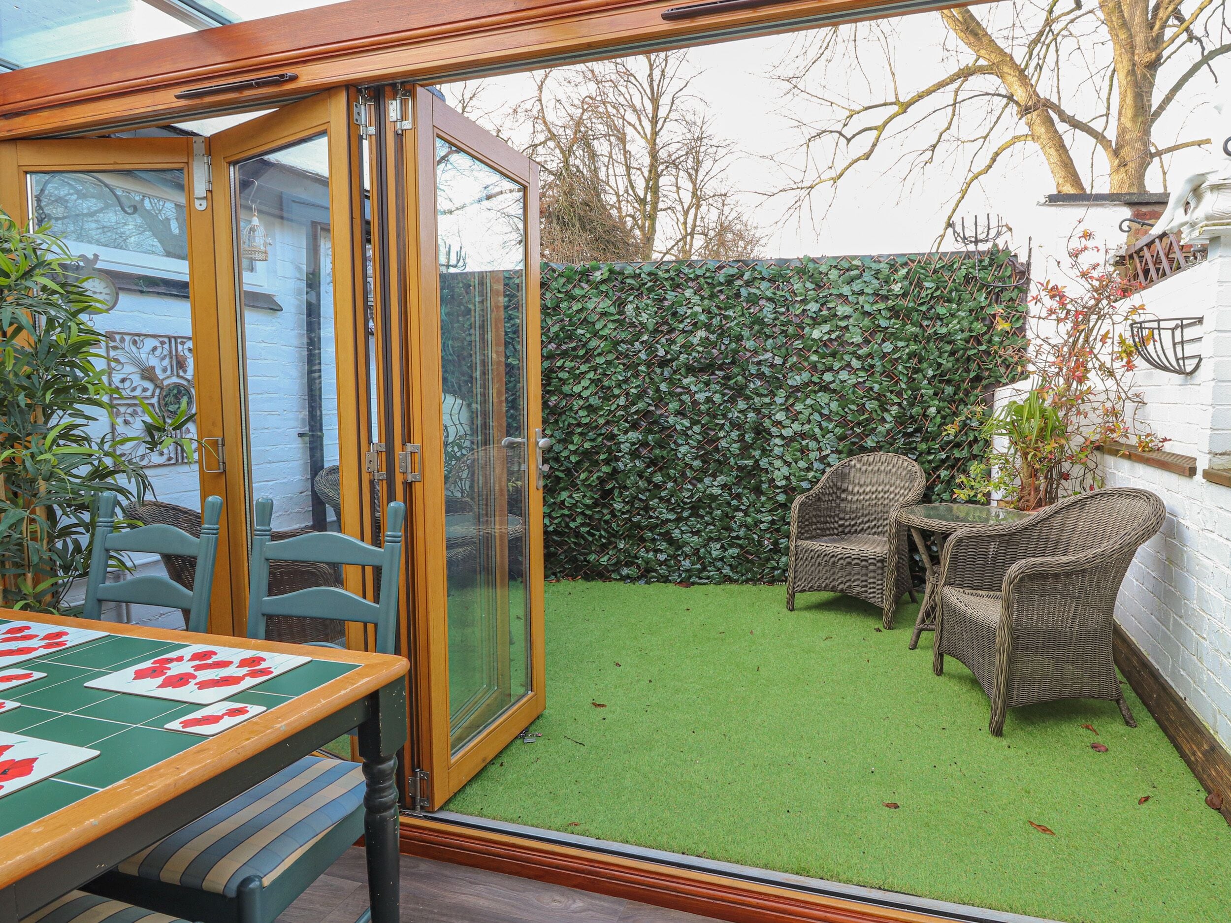 Cottage | 2 bedrooms, individually decorated, individually furnished, free WiFi