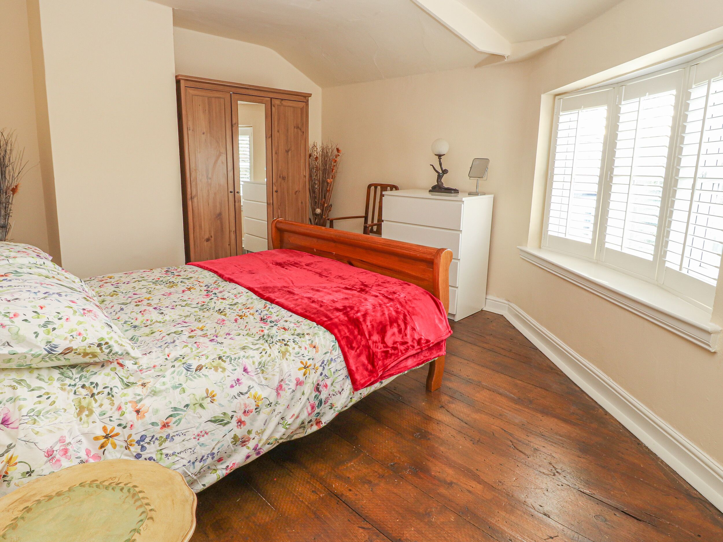Cottage | 2 bedrooms, individually decorated, individually furnished, free WiFi