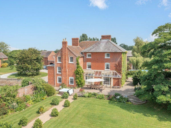 Hilltop House - Malvern Hills