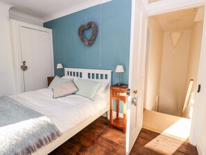 Cottage | 3 bedrooms, individually decorated, individually furnished, free WiFi - Carrstone Cottage (King's Lynn)