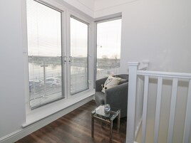 2 habitaciones, decoración personalizada y muebles diferentes 