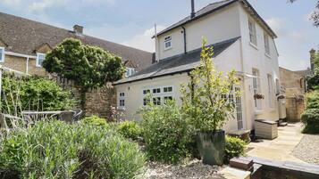 Cottage | Front of property