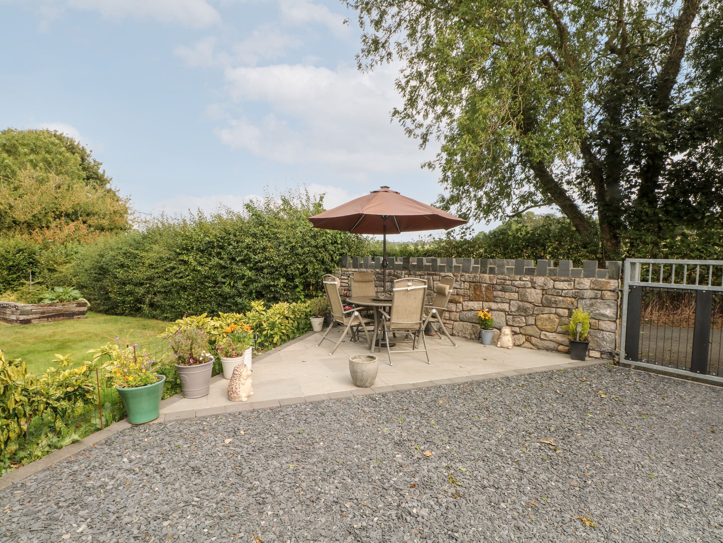 Cottage | Property grounds