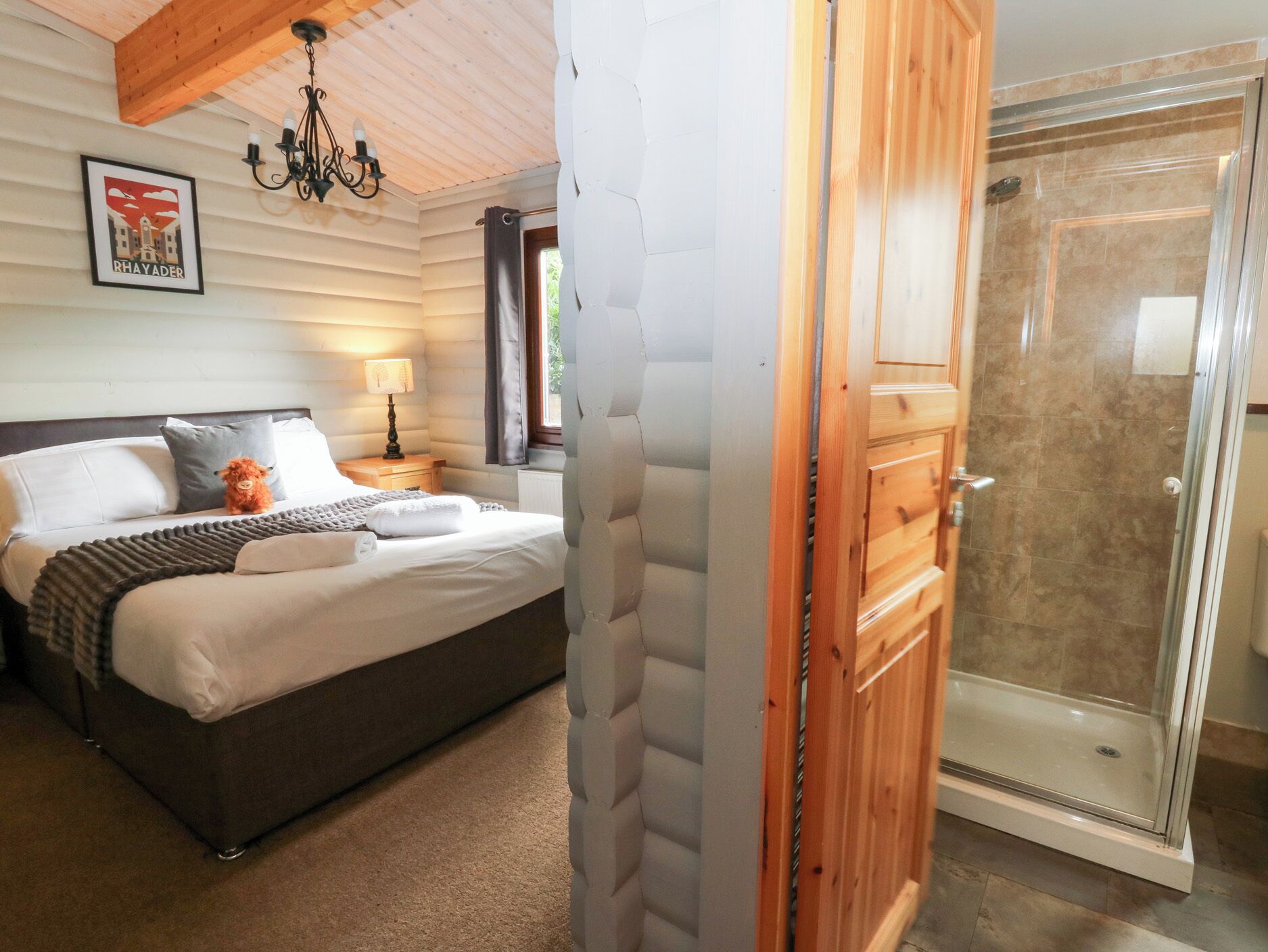 3 ห้องนอน, ห้องพักตกแต่งอย่างมีเอกลักษณ์, ตกแต่งพิเศษโดยเฉพาะ, Wi-Fi ฟรี