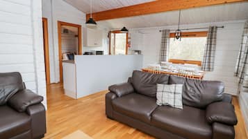Cottage | Living area | Fireplace