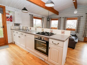 Ferienhaus | Eigene Küche | Kühlschrank, Wasserkocher, Toaster, Kochgeschirr/Geschirr/Besteck