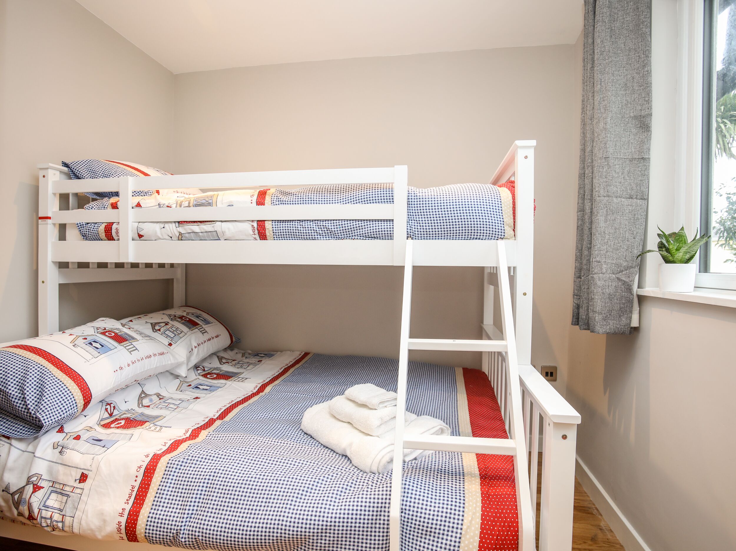 Cottage | 3 bedrooms, individually decorated, individually furnished, free WiFi